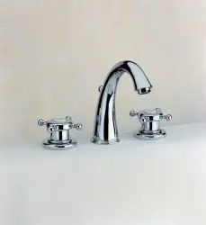 Huber Victorian 3-luknjasta termostatska umivalniška pipa iz nerjavečega jekla VTT710102A