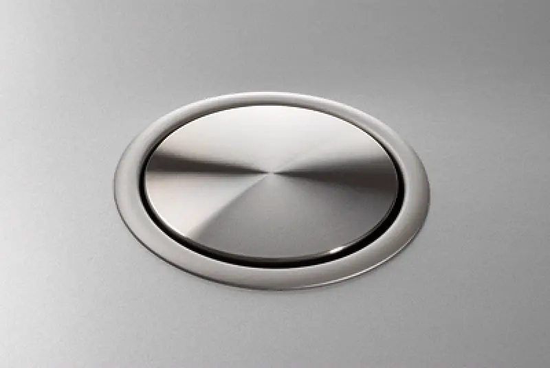 EVOline Port 3 Vgrajena vtičnica z zaščitnim ozemljenjem, pokrov iz nerjavečega jekla