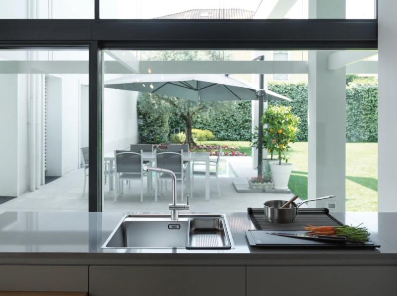 Franke RVS brušena kuhinjska pipa Atlas Neo z izvlečnim izlivom inox 115.0521.438