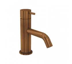 Waterevolution Flow umivalnikova pipa PVD brušeni baker T110CPE