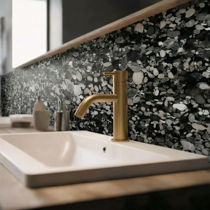 Waterevolution Flow umivalni pipa iz brušenega medenine T1101ALE