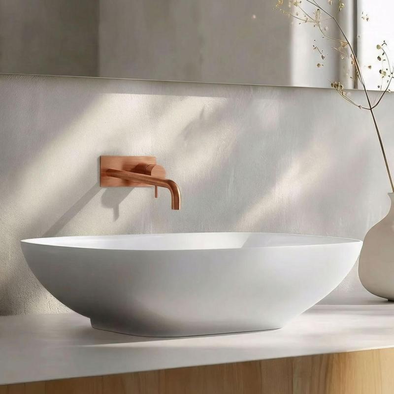 Waterevolution Flow vgradna umivalniška pipa s pokrovno ploščo PVD brušen bakrov z izlivom 15cm T1161CPE-15