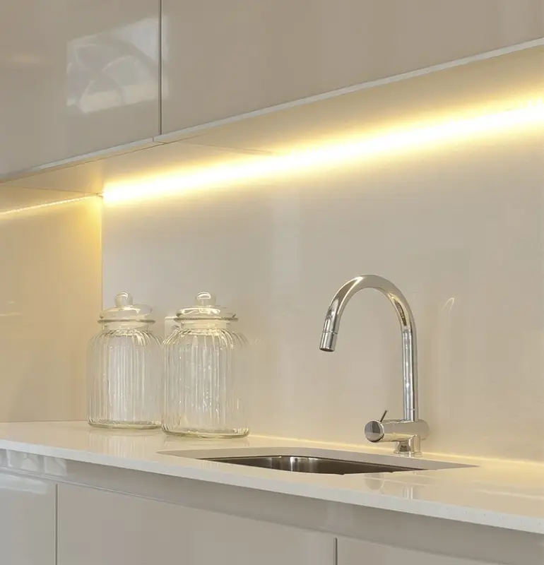 Waterevolution Flow kuhinjska pipa iz masivnega nerjavnega jekla z izvlečno izlivko T155IE