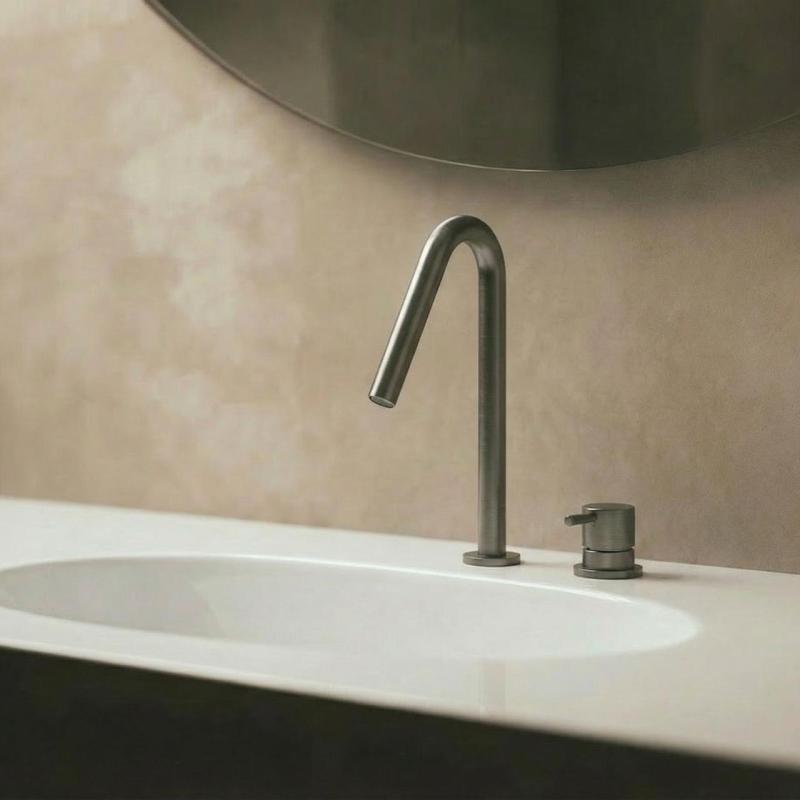 Waterevolution Flow 2-luknjasta umivalna baterija PVD Gun Metal z majhnim V 120 mm izlivom T1121VGME