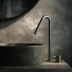 Waterevolution Flow 2-luknjasta umivalna baterija PVD Gun Metal z visokim V 120 mm izlivom T1122VGME