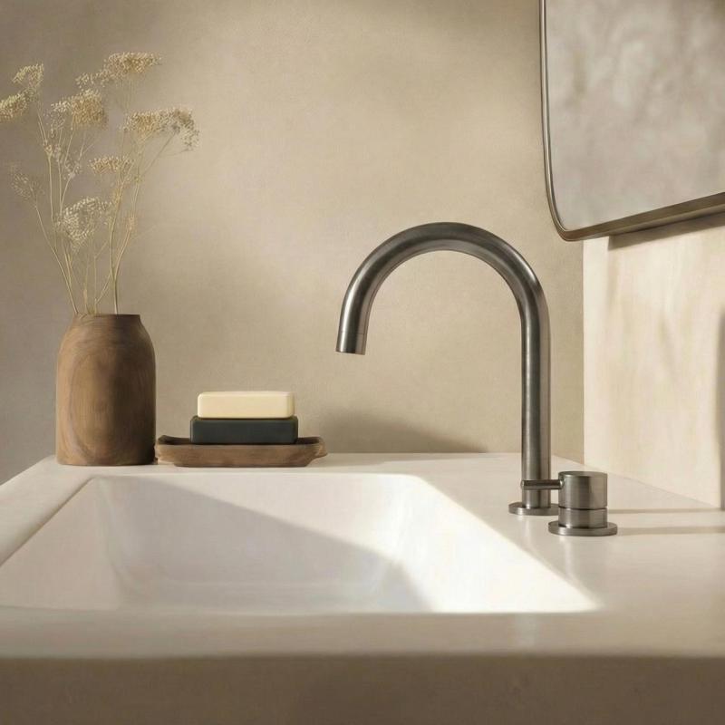 Waterevolution Flow 2-luknjasta umivalna baterija PVD Gun Metal T1121UGME