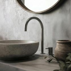 Waterevolution Flow 2-luknjasta umivalna baterija PVD Gun Metal z visokim U 200 mm izlivom T1122UGME