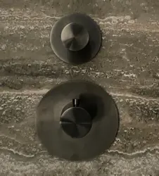 SB 316 AESTHETICS Round Vgradni termostatski ventil z 1 izhodom / zaporni ventil PVD pištolska kovina brušena 1208954896