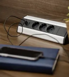 Indux Corner kotna kuhinjska vtičnica s 3 zemeljskimi vtičnicami in 2 USB polnilnikoma 1208957431
