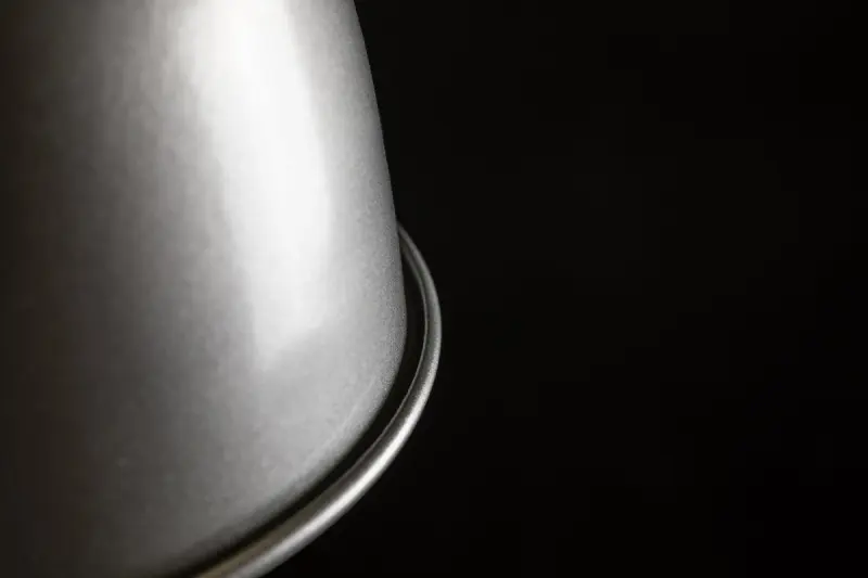 Decor Zenit kovinska kupolasta siva viseča svetilka z kovinskim zaključkom 4895