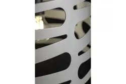 Decor Marisa siva viseča svetilka s koničastimi vodoravnimi režami, največ 3 svetlobni viri, premer 40 cm 2607