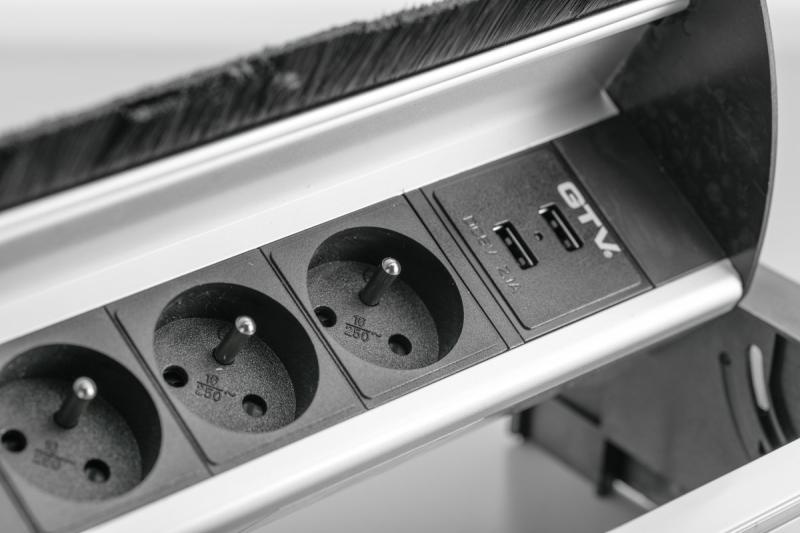 Napajalna vtičnica skozi mizo 1208958678