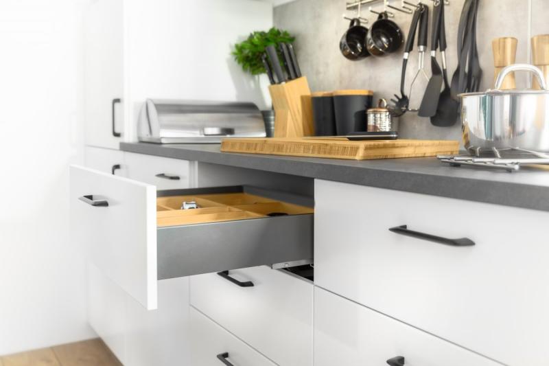 Zamak ročaj MILANO C=32 mm črna mat 1208959293