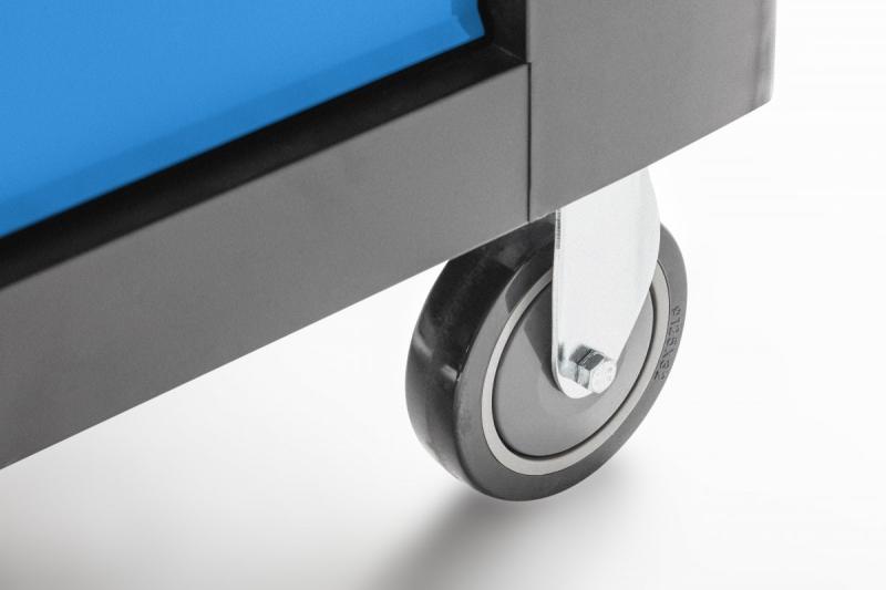 Hoegert Orodjarna s 7 predali in stranskimi vrati. 1208962009