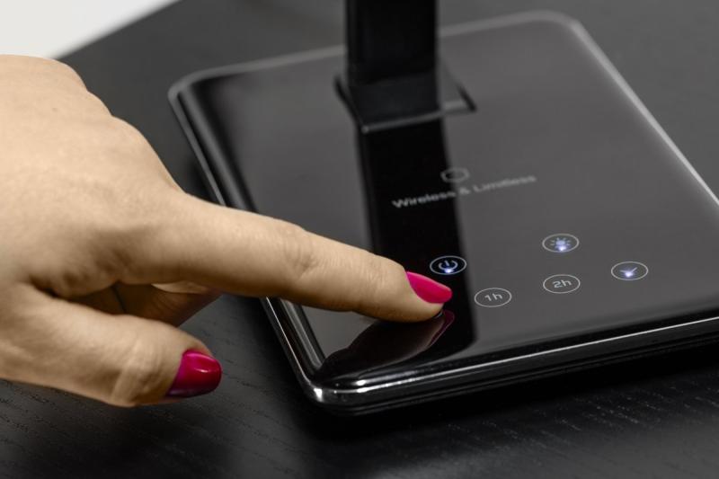 Decor Namizna Svetilka Tritton 6W 340lm AC220-240V 4-CCT Brezžično Polnjenje USB PF>0,5 RA>80 črna 1208962518