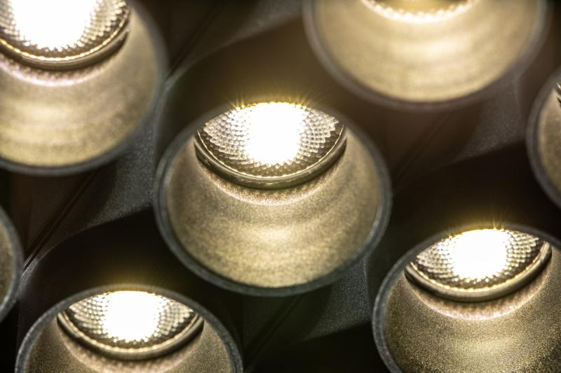 LED dekorativna svetilka ARTEMIDA 20W 1920lm AC220-240V 50/60 Hz PF>0,9 Ra≥80 IP20 IK08 4000K 38° kvadratna črna. 1208962642