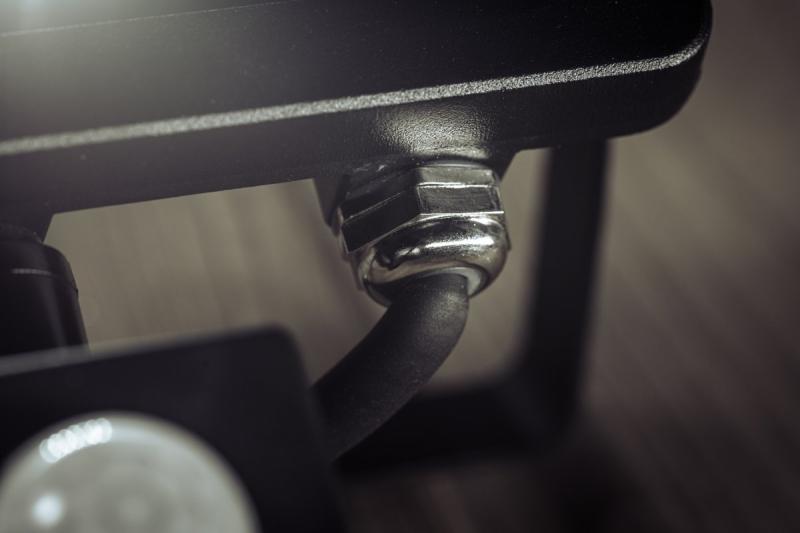 LED reflektor iNEXT s senzorjem gibanja 30 W 2400 lm, PF>0,9, RA>80, IP65, 120°, 6400 K, črno ohišje 1208962860