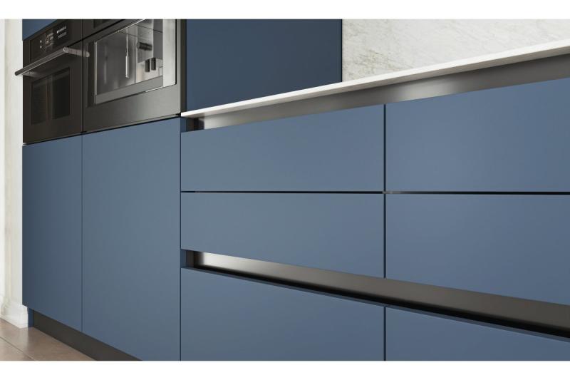 Aluminijasti profil, sistem brez ročaja VELLO z LED funkcijo, C, črn, dolžina 4,10 m 1208964215