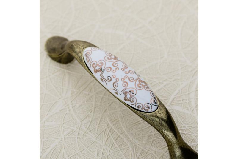 Porcelanska ročica 728-P C=96mm antikna medenina C-Orient Gold 1208965702