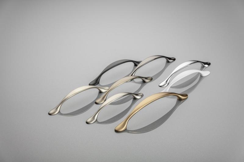 Ročaj Zamak CAMAIO C=128mm črna kromirana 1208965927