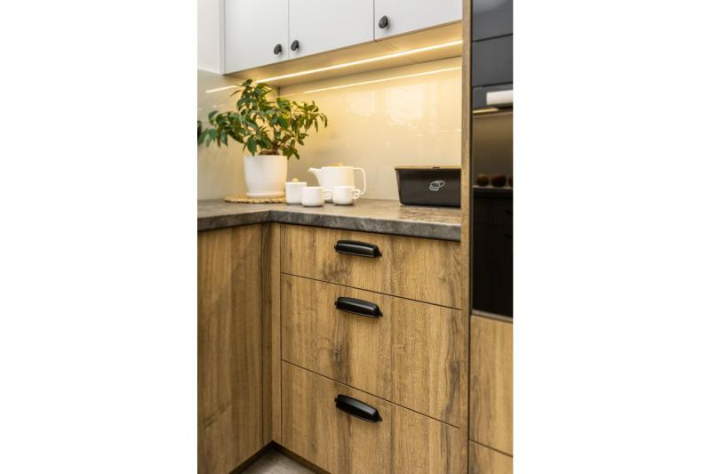 Ročaj Zamak EVER C = 128 mm črna mat 1208965993