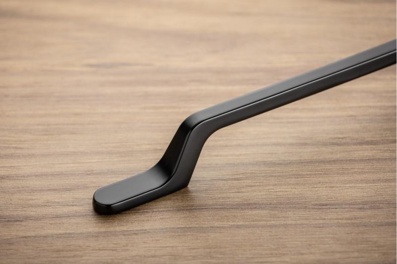 Ročaj Zamak FLAVIO C=160 mm črna mat 1208966020