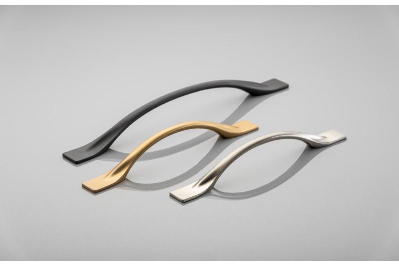 Ročaj Zamak FLOW C = 128 mm črna mat 1208966035