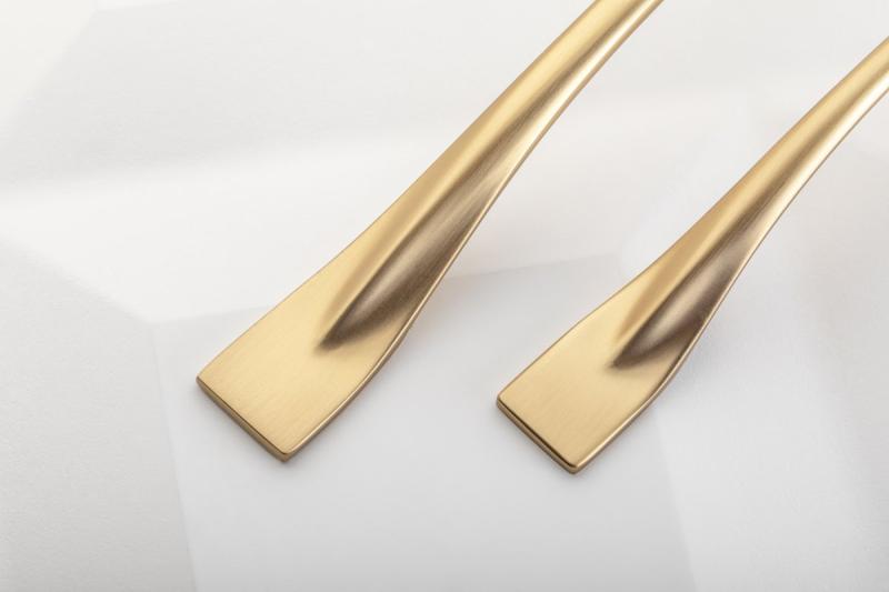 Ročaj Zamak FLOW C = 192 mm šampanjec 1208966039