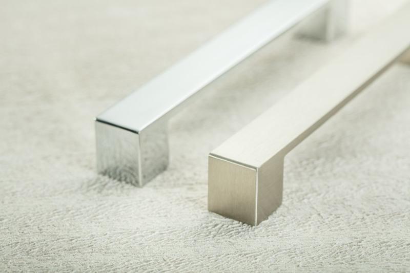 Ročaj Zamak MODENA, C= 128 mm, inox 1208966118