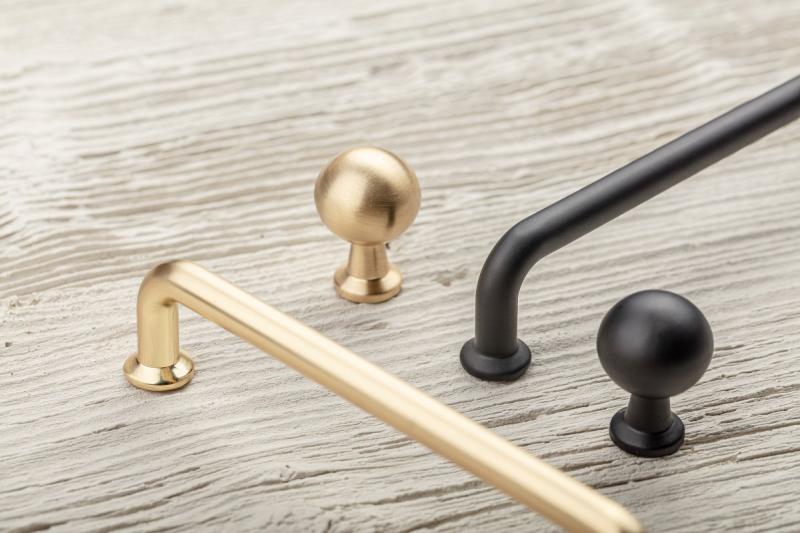 Ročaj Zamak NORD C = 160 mm črna mat 1208966149