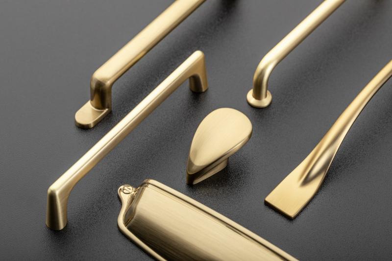 Ročaj Zamak OTTO C = 128 mm šampanjec 1208966178