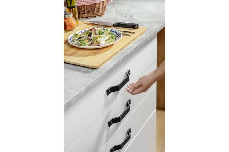 Ročaj Zamak STEP C = 160 mm črna mat 1208966205