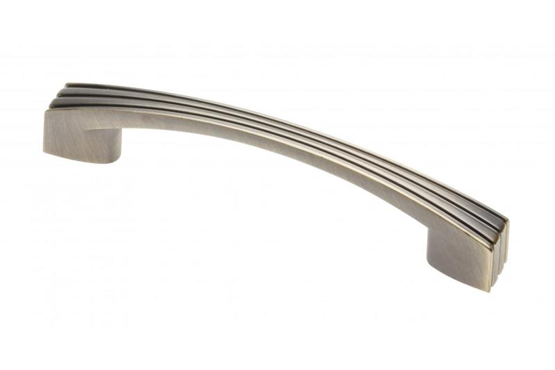 Zamak ročaj VASTO C=96 mm starinsko brušena medenina 1208966228