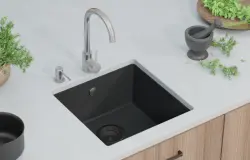 GraniteMy Universele granieten zwarte spoelbak 40x40 cm črna vgradna, podpultna in poravnana montaža z črnim zamaškom 1208967112
