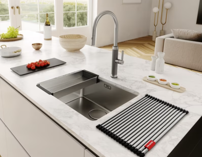 Franke Mythos Masterpiece Kuhinjska pipa z J-izlivom, izvlečno prho, popolnoma iz nerjavnega jekla 115.0711.554