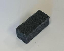 Granitemy Gum voor het verwijderen van metaalstrepen op composiet, graniet en keramiek 1208969606 in het Sloveens is: Granitemy Gum za odstranjevanje kovinskih sledi na kompozitu, granitu in 