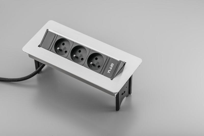 Podaljšek za pisarno brez kasete, trojna vtičnica z ozemljitvijo, 1,5 m napajalni kabel z vtičem, nerjaveče jeklo.