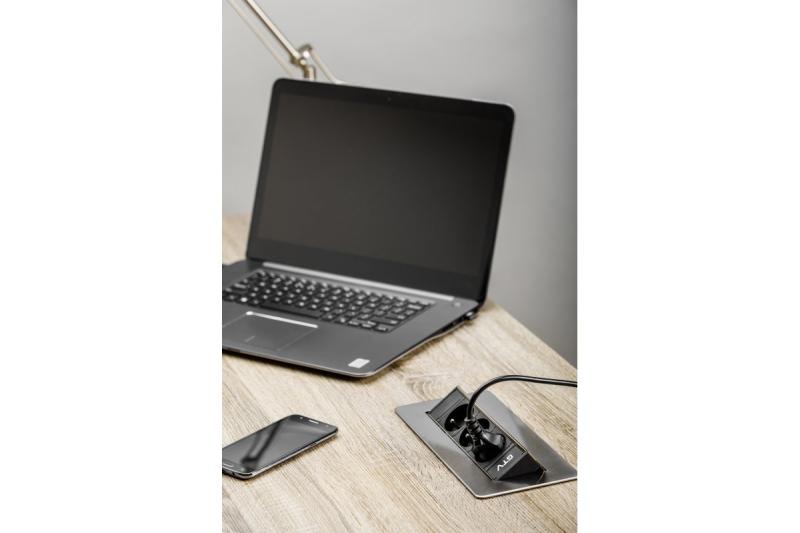 Podaljšek za pisarno brez kasete, trojna vtičnica z ozemljitvijo, 1,5 m napajalni kabel z vtičem, nerjaveče jeklo.