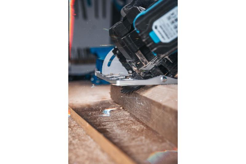 HÖGERT akumulatorska krožna žaga, 18V, brez akumulatorja, priključek za sesalnik