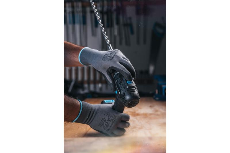 HÖGERT akkubormašina 18V, set z baterijo, polnilcem, nastavkom za bite, svedri.