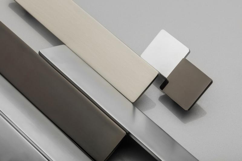 Ročaj zamak HILL Oblika umetnosti C=128mm črno krom
