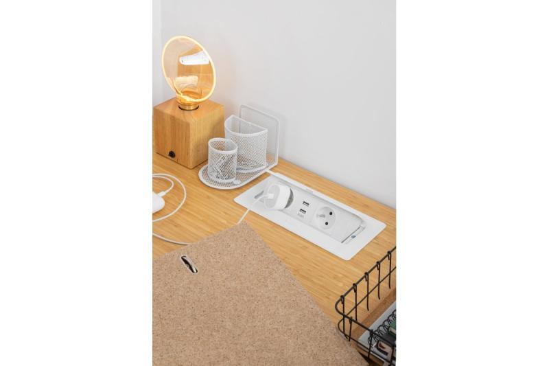 Mehki izvlečni modul za vtičnice.