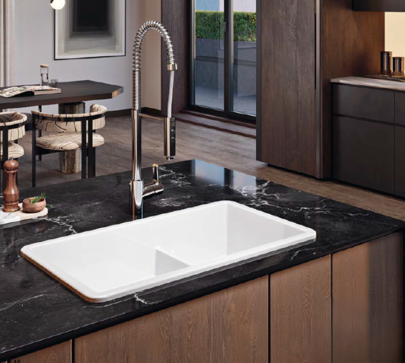 Ausmann Ceramic Ember Keramično Belo Ena in pol korito za Vgradnjo in Podgradnjo 733 x 401 mm z Zlatimi čepi 1208971518