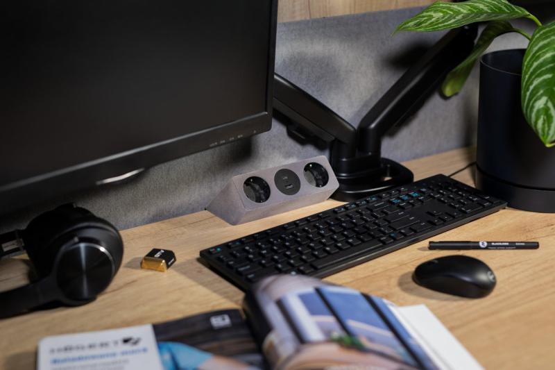 Pohištvena vtičnica SOFITO, 2xSHUKO, USB A+C, kabel 1,5 m, siva flisaka