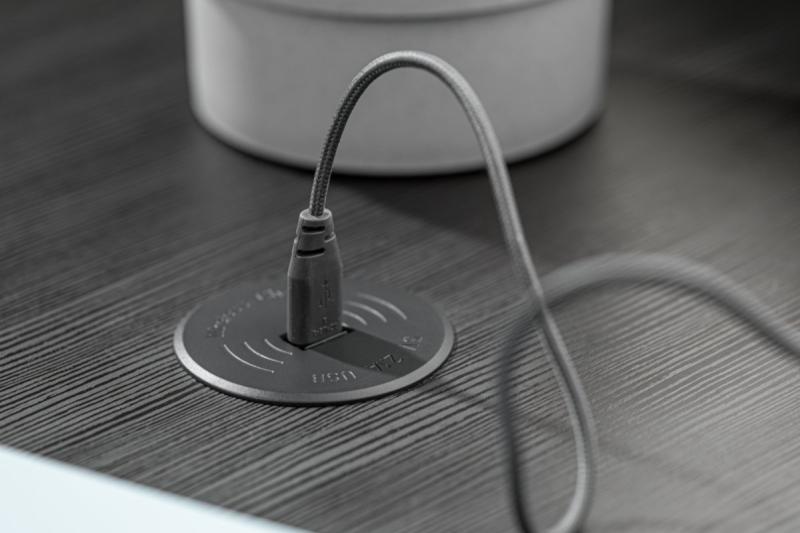 Brezžična polnilna naprava s hitrim polnjenjem, vgradna, črna