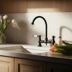 Aquanello Heritage Manor Klasična kuhinjska pipa v nostalgijskem slogu, črna z belim ročajem in okroglo izlivno glavo BL-0011-HM