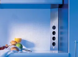 Energijsk steber s 4 ozemljenimi vtičnicami ST3007