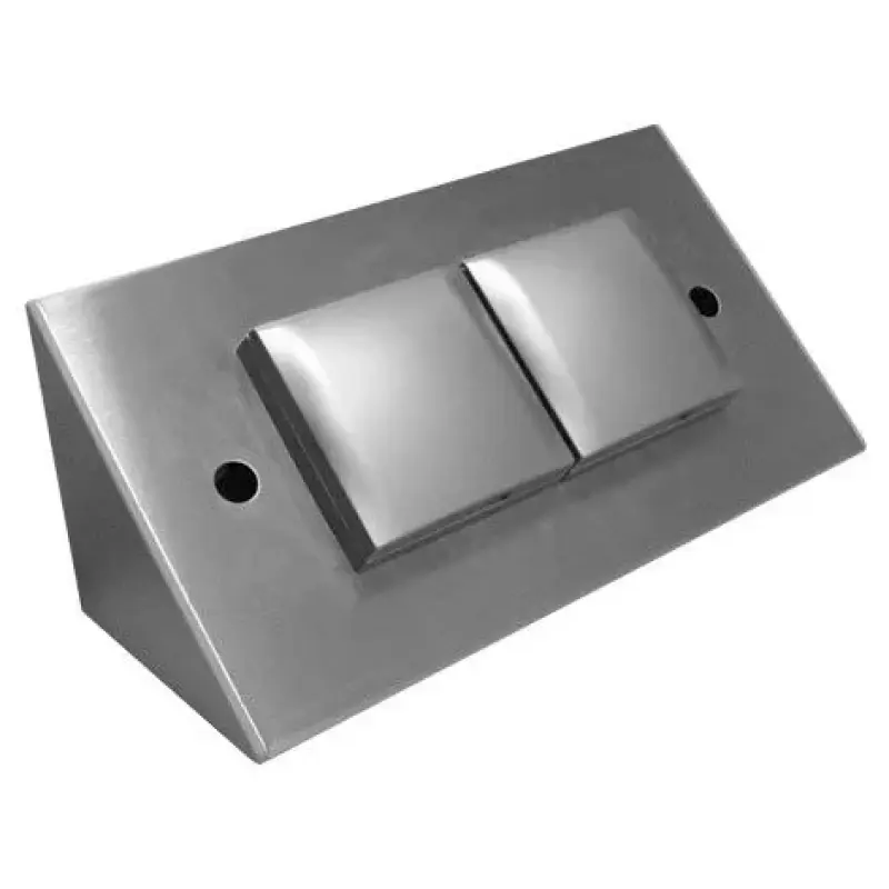 Contactna doza z 2 vtičnicama, opremljena z zložljivima pokrovčkoma in zaščitnim ozemljenjem ST3900ST